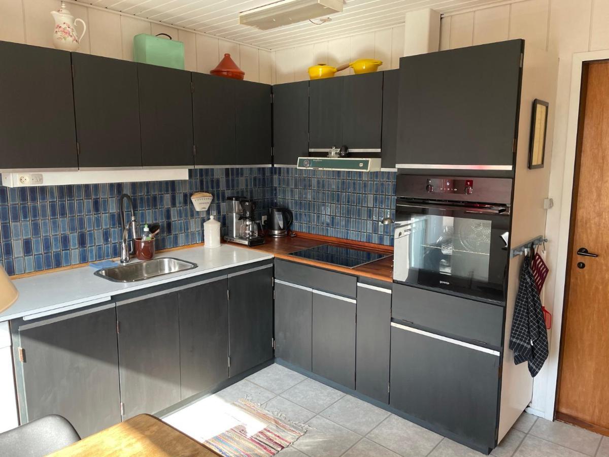 Retro Bolig - Fyldt Med Hygge! Ingen Luksus Kolind Exterior foto