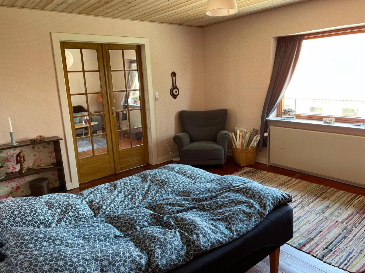 Retro Bolig - Fyldt Med Hygge! Ingen Luksus Kolind Exterior foto