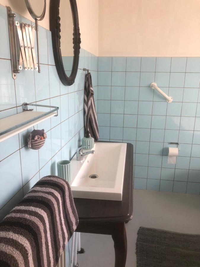 Retro Bolig - Fyldt Med Hygge! Ingen Luksus Kolind Exterior foto