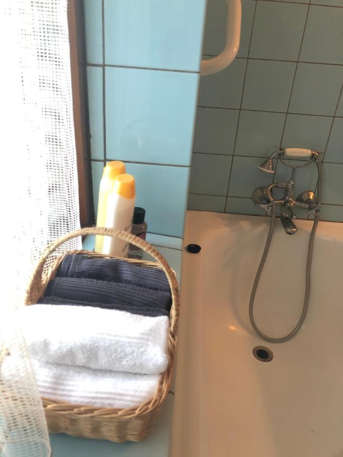 Retro Bolig - Fyldt Med Hygge! Ingen Luksus Kolind Exterior foto