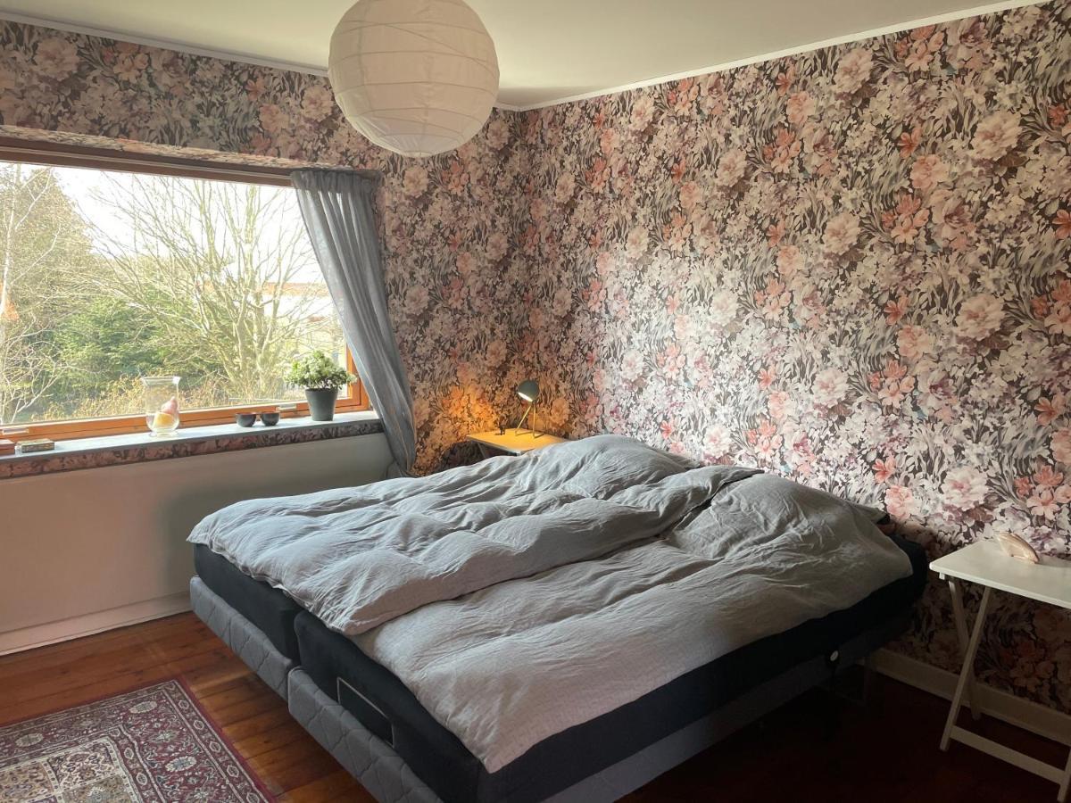 Retro Bolig - Fyldt Med Hygge! Ingen Luksus Kolind Exterior foto