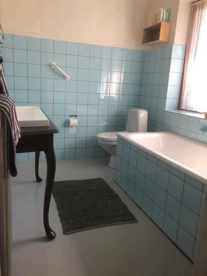 Retro Bolig - Fyldt Med Hygge! Ingen Luksus Kolind Exterior foto