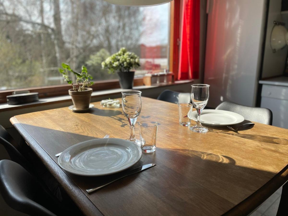 Retro Bolig - Fyldt Med Hygge! Ingen Luksus Kolind Exterior foto