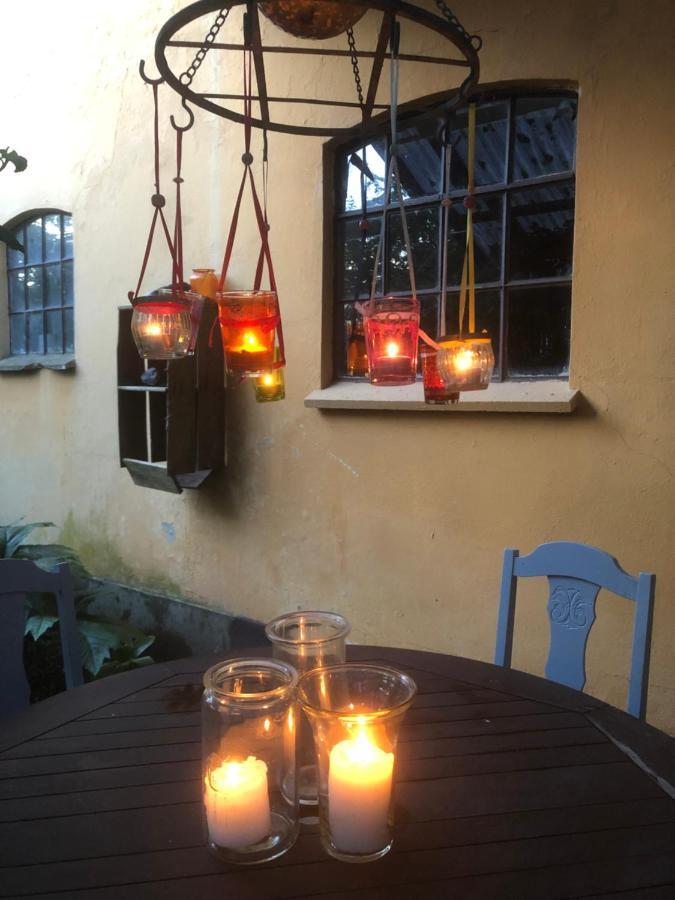 Retro Bolig - Fyldt Med Hygge! Ingen Luksus Kolind Exterior foto