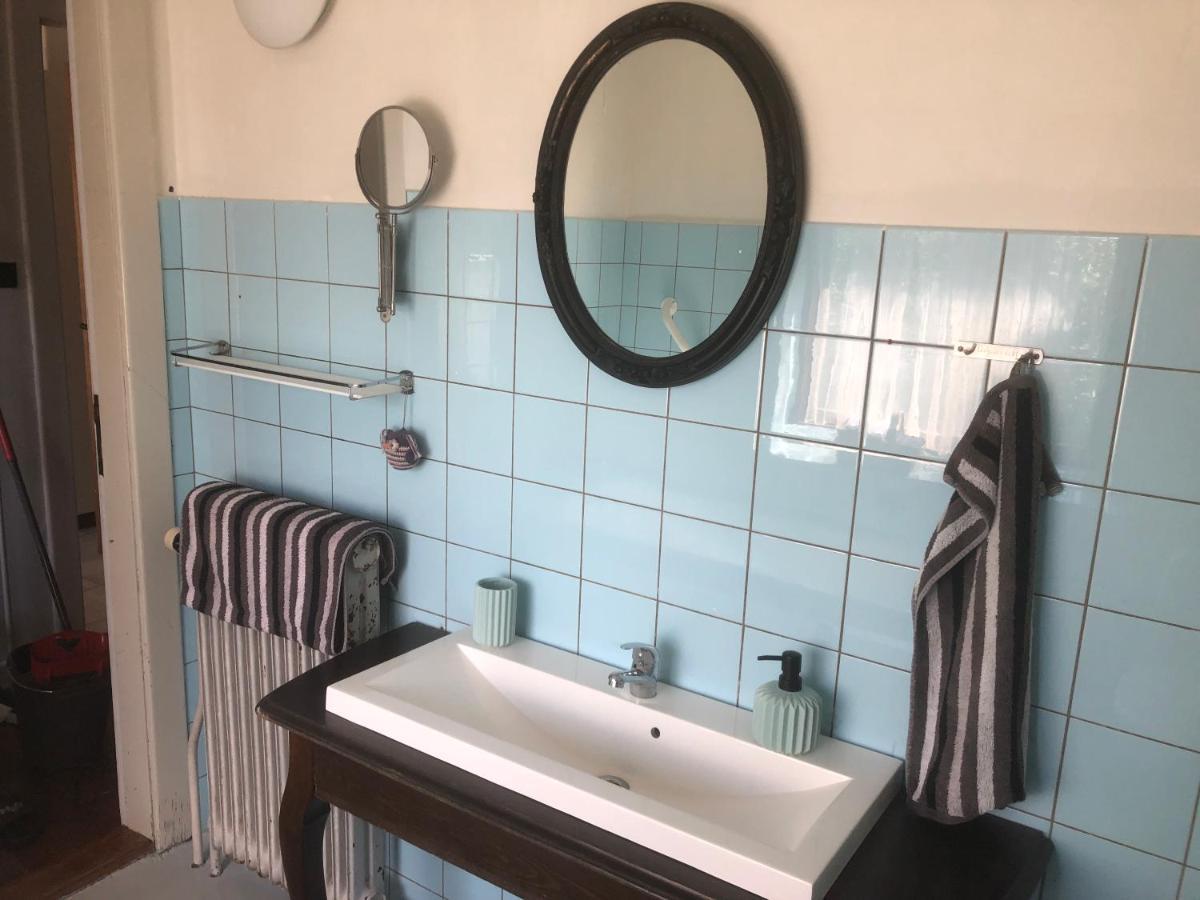 Retro Bolig - Fyldt Med Hygge! Ingen Luksus Kolind Exterior foto
