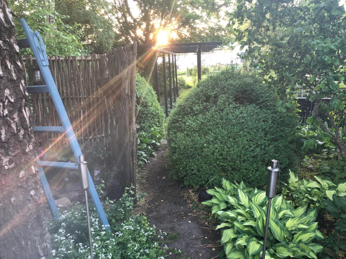 Retro Bolig - Fyldt Med Hygge! Ingen Luksus Kolind Exterior foto